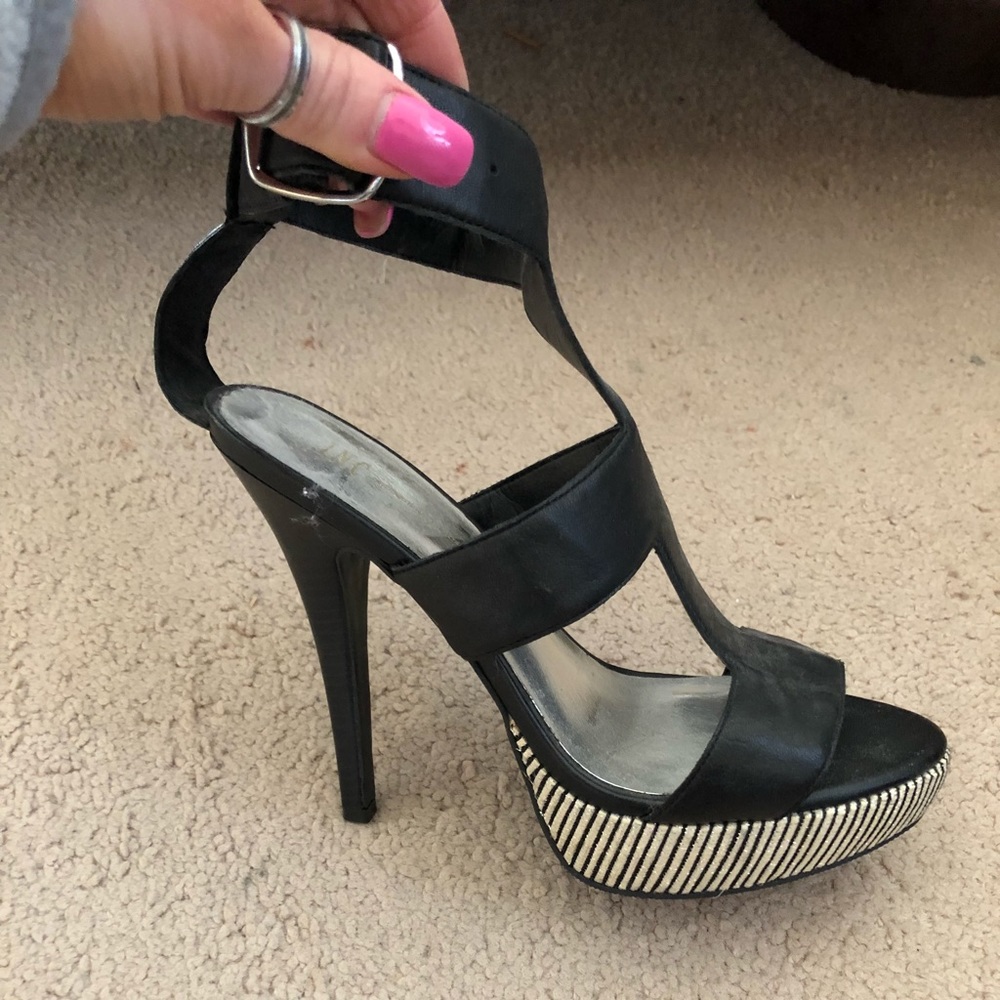 Shoe
